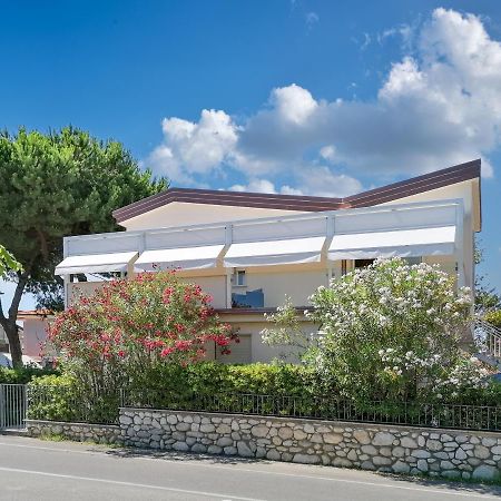 Sea Holidays Apartment Marina di Pietrasanta Eksteriør billede