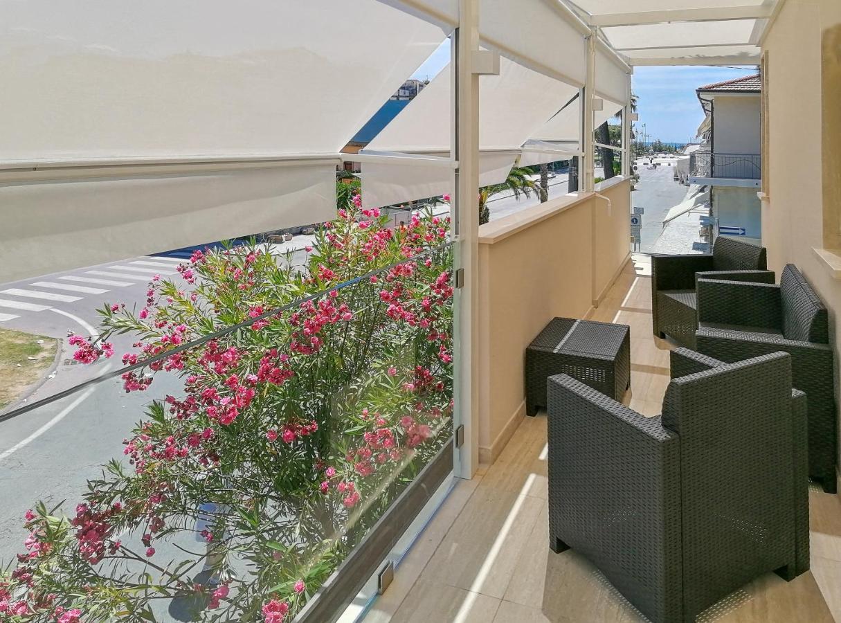 Sea Holidays Apartment Marina di Pietrasanta Eksteriør billede